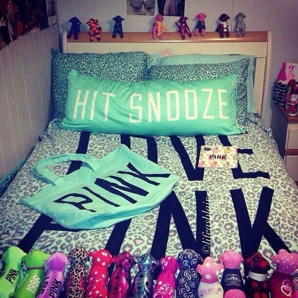 Victoria’s Secret Pink mint cheetah bedding - Picture 1 of 10